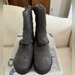 Bronx gray dirt suede boots with rubber soles made in Portugal. NWT